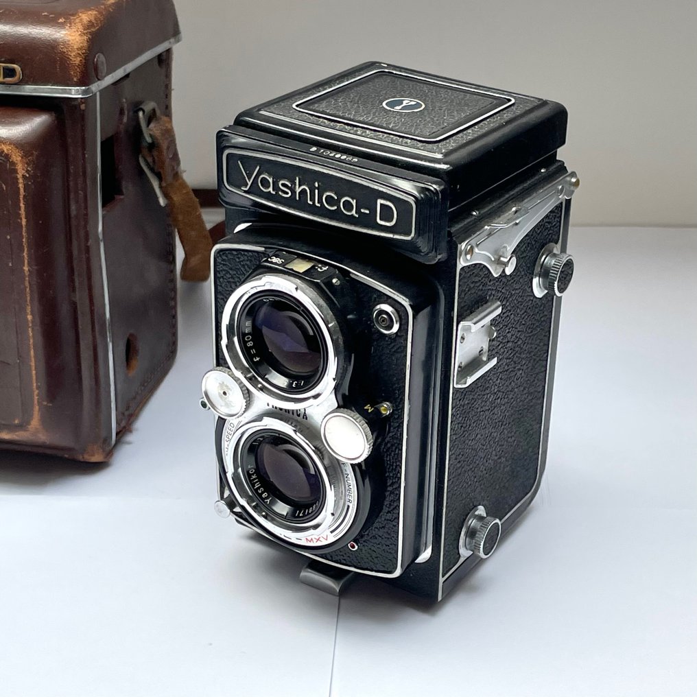 Yashica - D met Yashikor 80mm F/3.5 + Leather case Twin lens reflex camera (TLR) #1.2