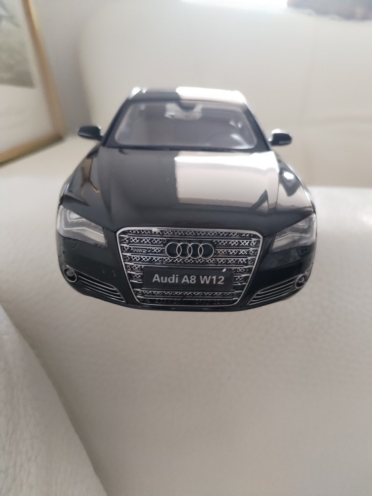 Kyosho 1:18 - Voiture miniature -Audi A8 W12 2010 #3.1