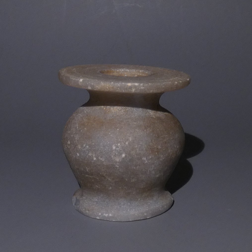 Oldtidens Egypt Anhydritt Fin Kohl Jar. Middle Kingdom, 11. - 12. dynasti. - 4.5 cm #1.2