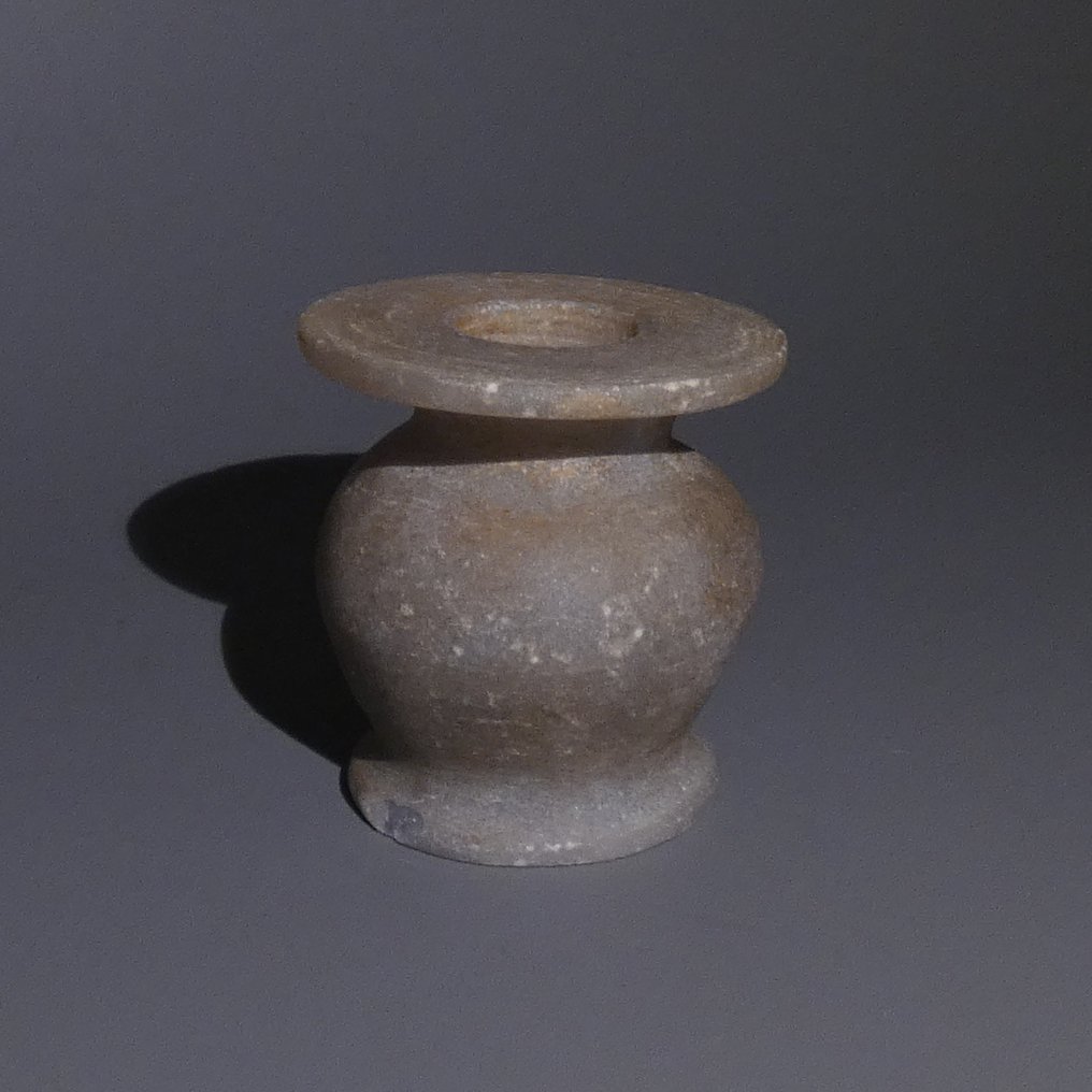 Oldtidens Egypt Anhydritt Fin Kohl Jar. Middle Kingdom, 11. - 12. dynasti. - 4.5 cm #2.1