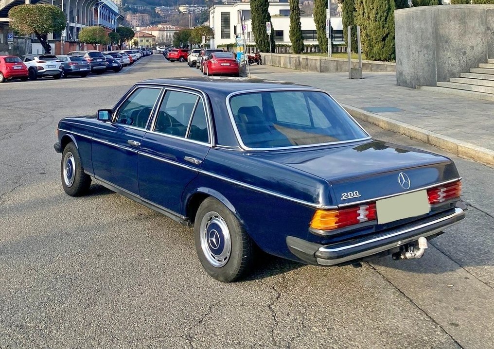 Mercedes-Benz - 200 - 1982 #3.2