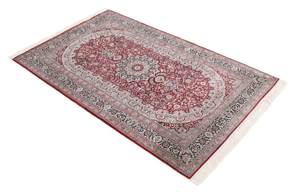 Silk Hereke Carpet with 10/10 Quality Pure Luxury 1 Mio. Knots/m²