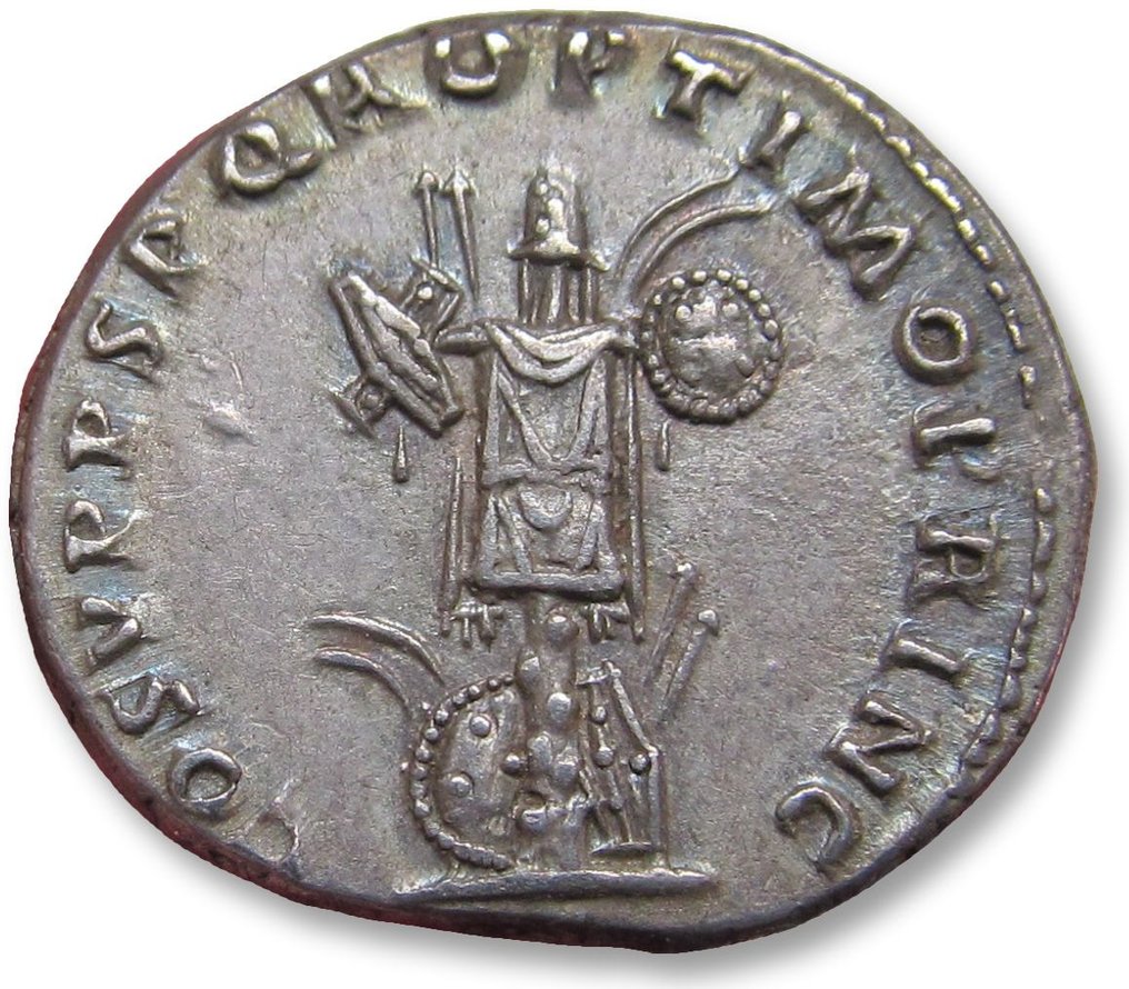 Empire romain. Trajan (98-117 apr. J.-C.). Denarius Rome mint AD 107-108 - trophy of Dacian arms, beauty - #1.1