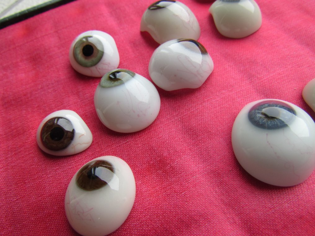 Artificial Prosthetic Eyes - Prothese (10) #2.2