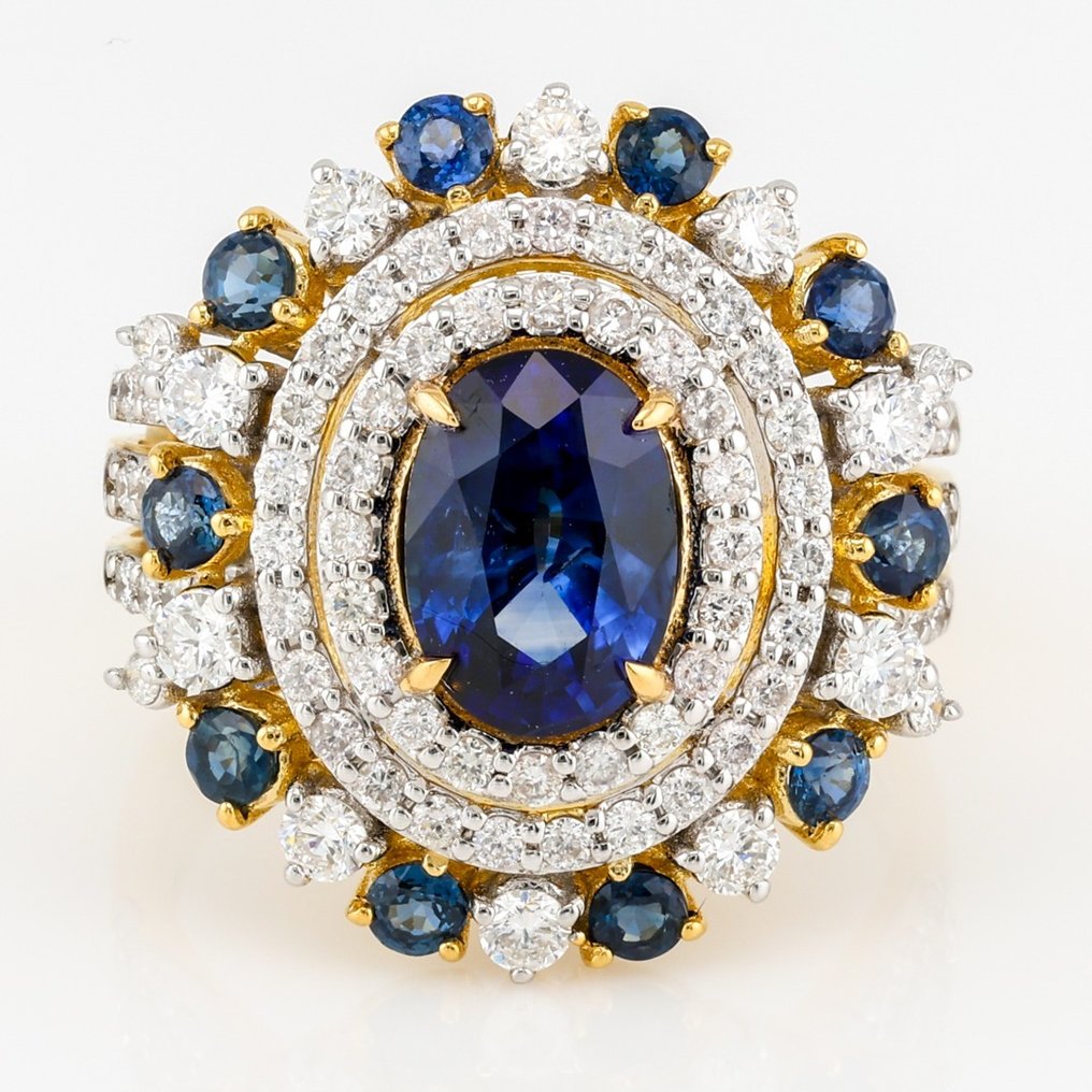(GIA Certified)-Sapphire (1.87) Cts-Sapphire (0.72) Cts (10) Pcs-(Diamond) 1.07 Cts (91) Pcs - Ring Geel goud, Witgoud #1.1