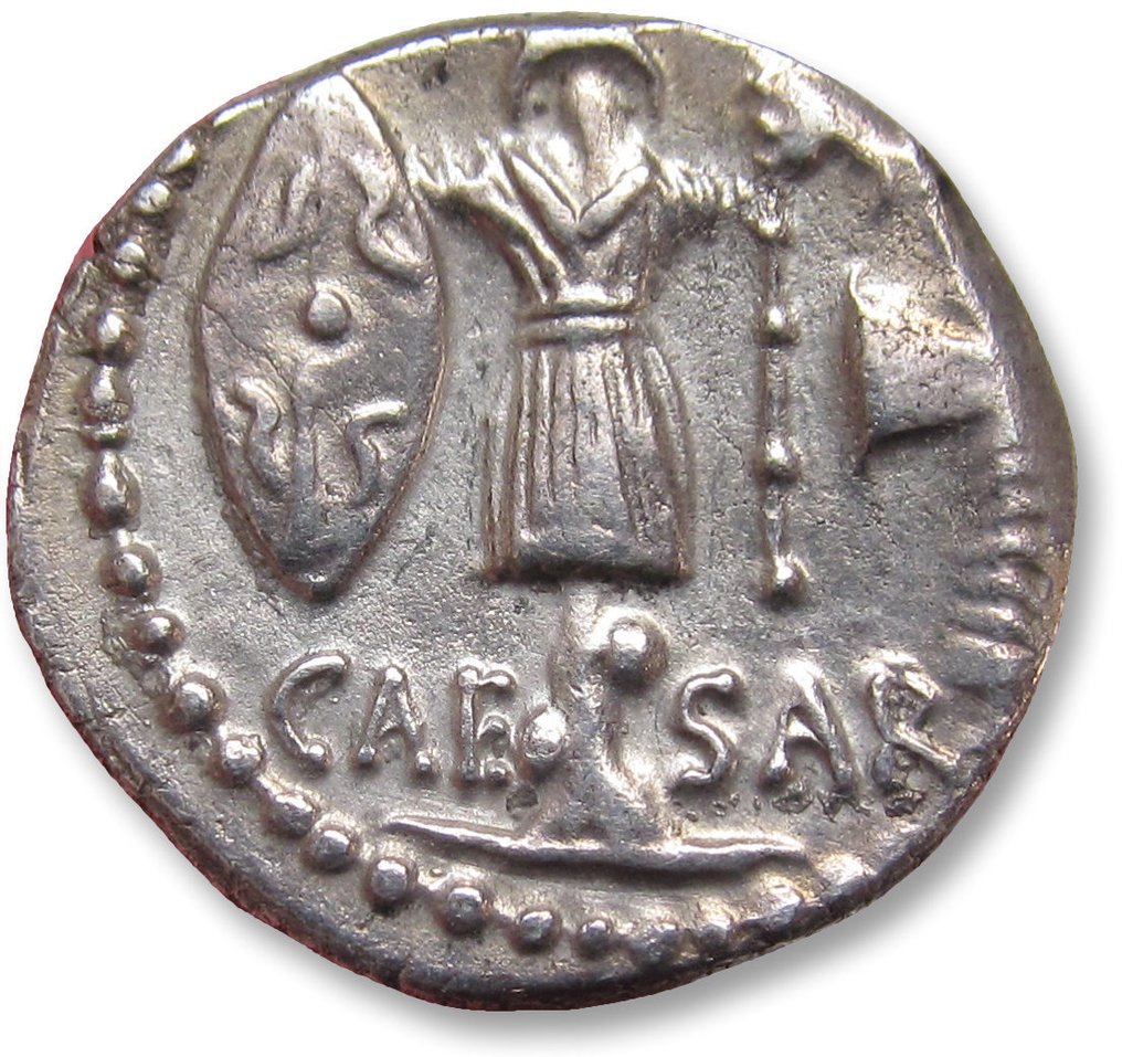 República Romana (Imperatorial). Júlio César. Denarius military mint traveling with C. Julius Caesar in Illyria (Apollonia?) circa 48 B.C. #1.1
