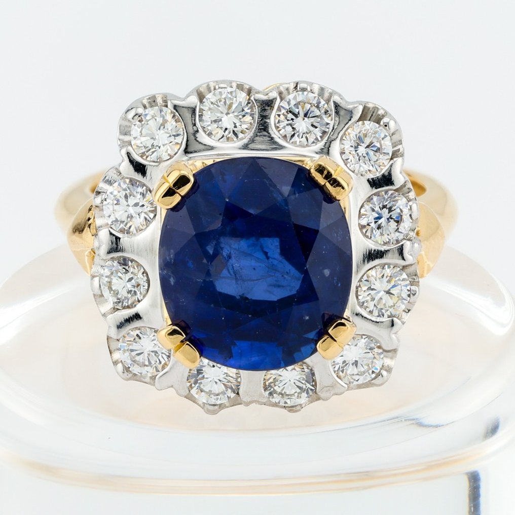 (GIA Certified) - Sapphire 5.45 Cts - (Diamond) 0.87 Cts (12) Pcs - Ring Gulguld, Hvidguld #1.1