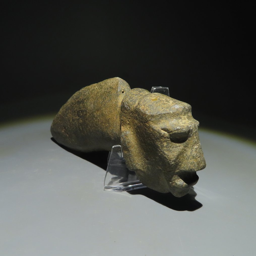 Veracruz, México, Piedra Hacha de cabeza de maza. 300 - 600 d.C. 16,2 cm L. Con licencia de Importación Española. #1.1