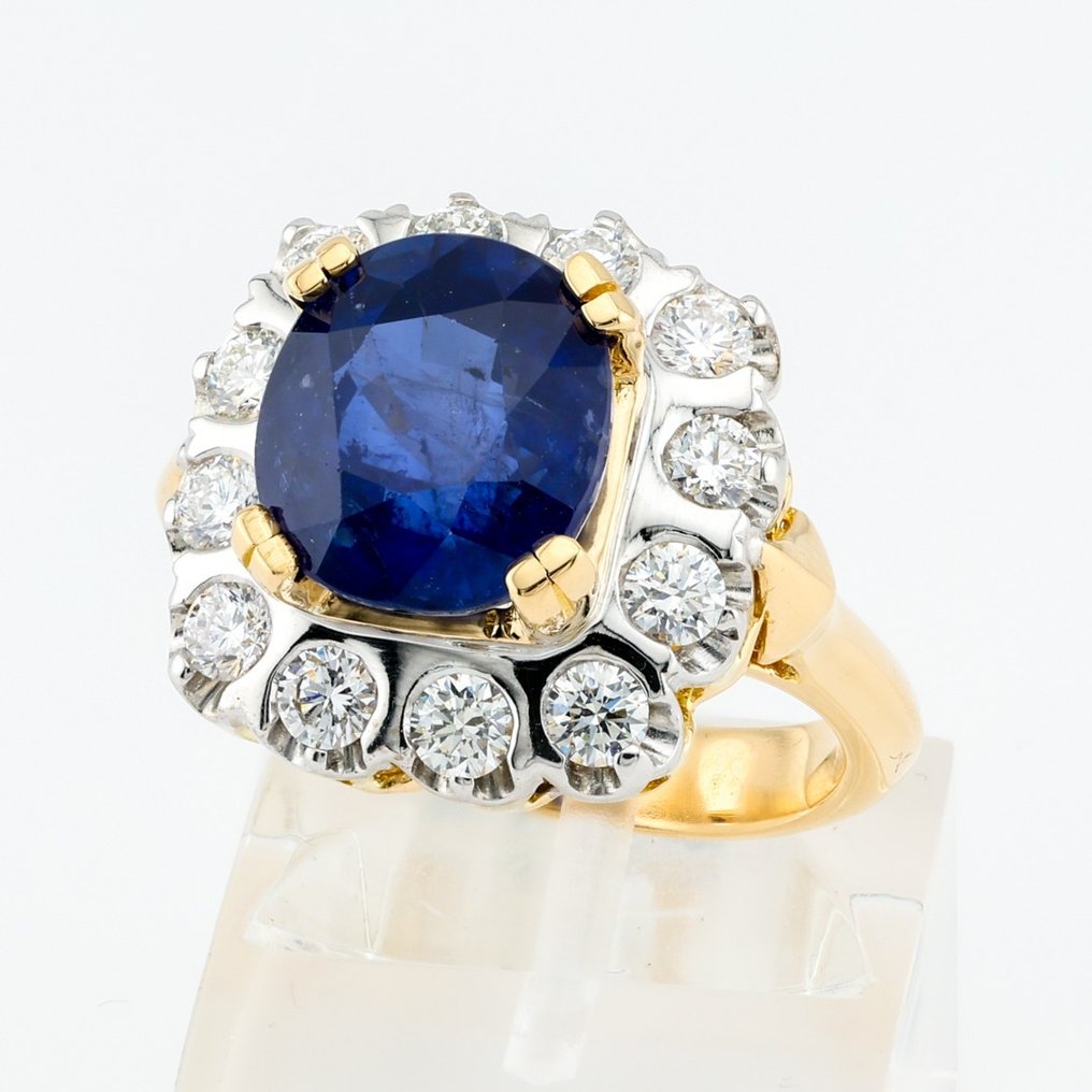 (GIA Certified) - Sapphire 5.45 Cts - (Diamond) 0.87 Cts (12) Pcs - Sormus Keltakulta, Valkokulta #1.2