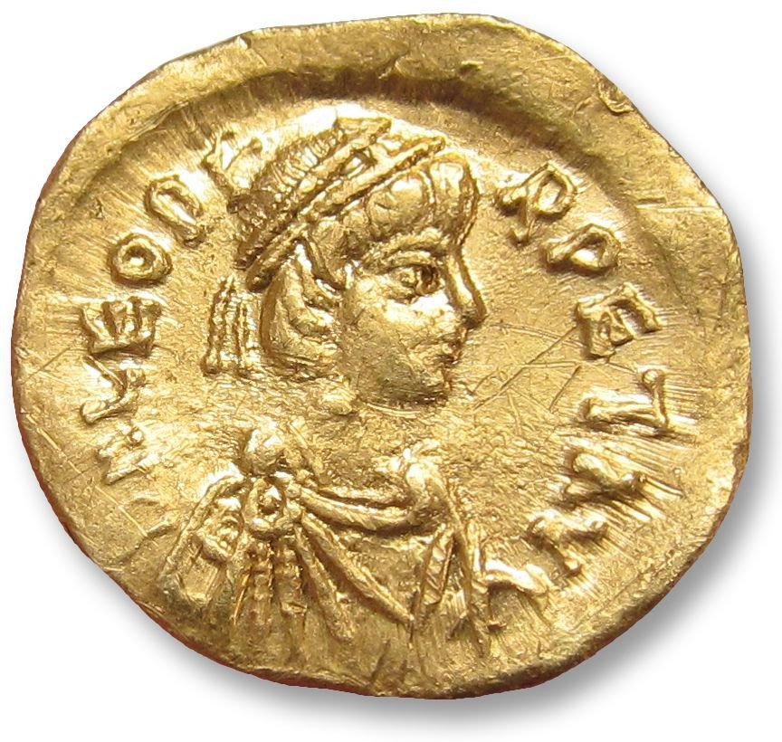 Império Romano. Leo I the Thracian (AD 457-474). Tremissis Constantinople mint, 462-466 A.D. #1.2