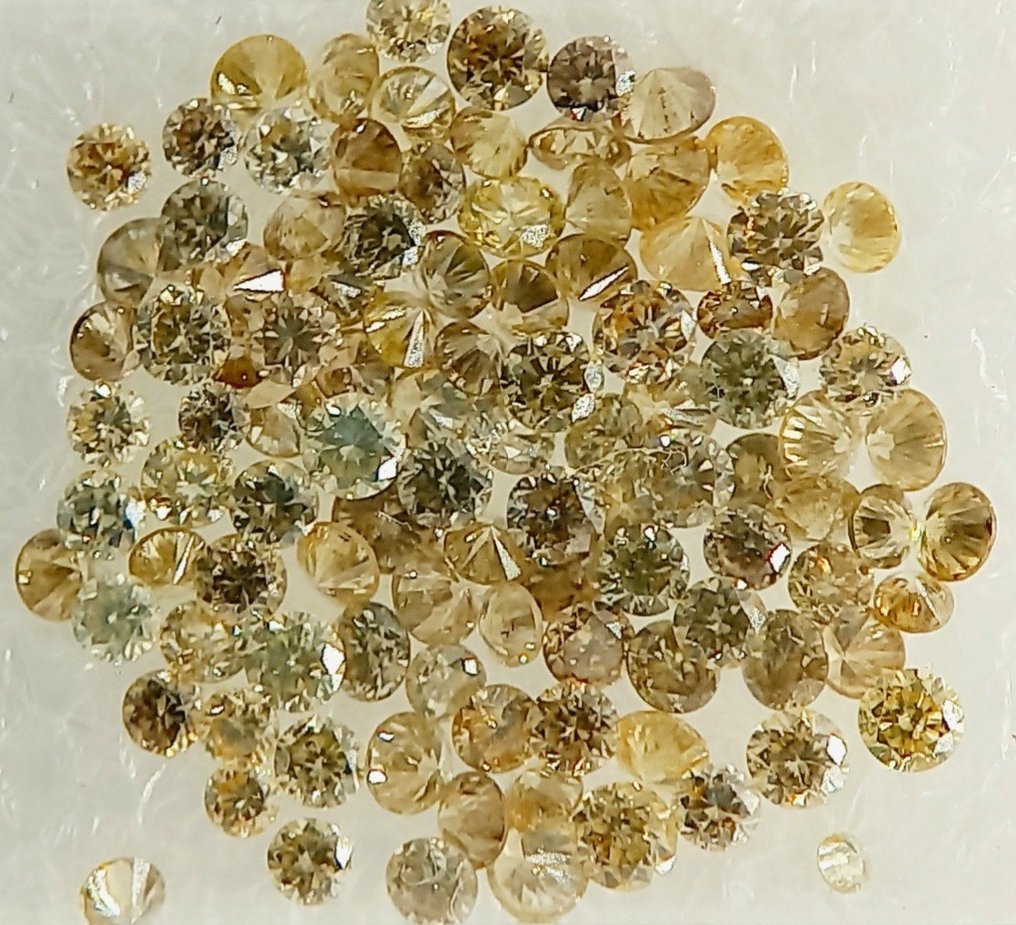 105 pcs Diamanten - 1.73 ct - Brillant - Fancy bräunlich- gelb - I1, VS1 #3.1