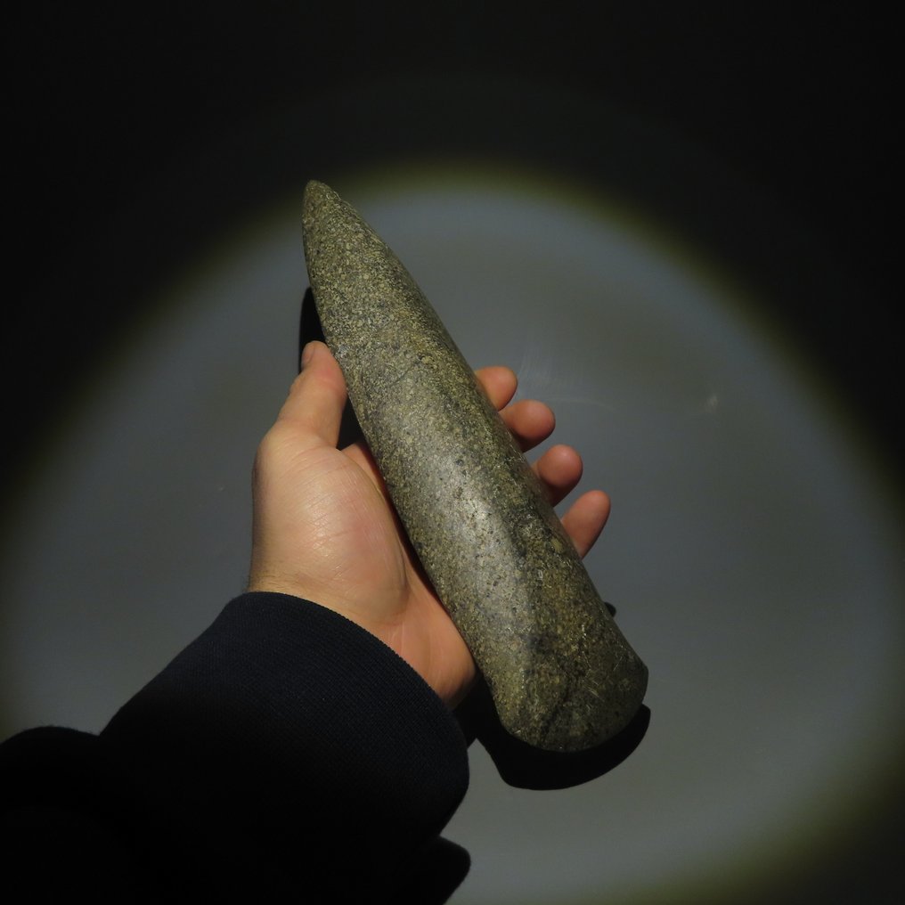 新石器时代 石头 工具。公元前 3000-1500 年。长 26.5 厘米。  (没有保留价) #1.2