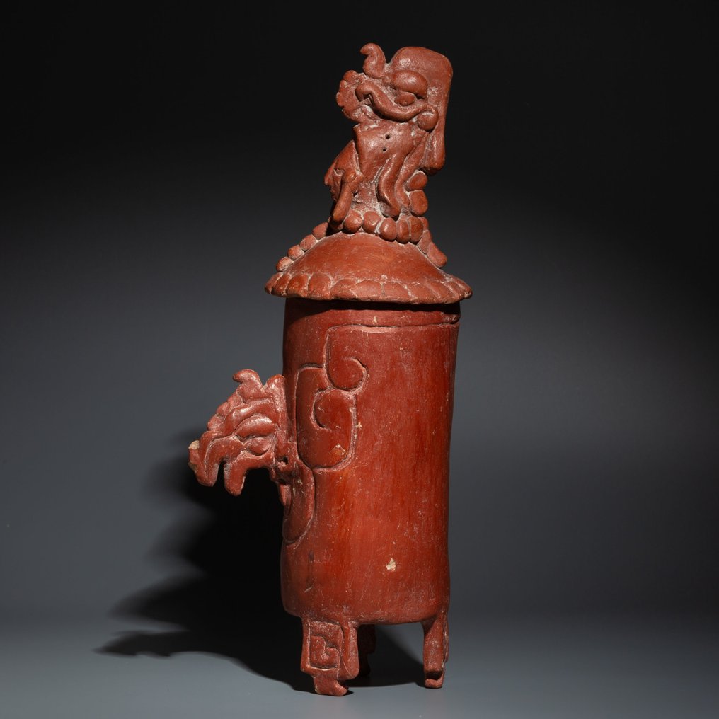 玛雅人 Terracotta 带盖圆柱形杯子。公元 600 - 900 年。高 34 厘米。有西班牙进口许可证。 #2.1