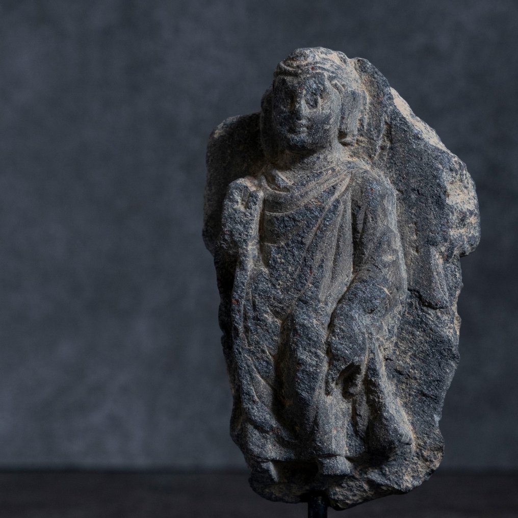 Gandhara Pala Álló Buddha alakja – Kr.u. 2-3. század #1.1