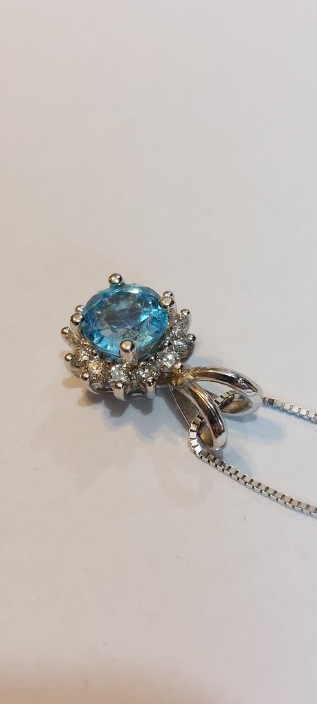 Necklace with pendant - 14 kt. White gold Topaz - Diamond #1.1