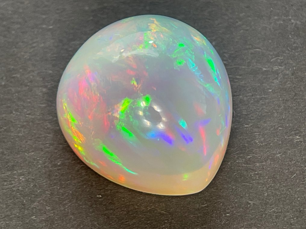 Vit + färgspel (intensiv) Kristall opal - 18.02 ct #1.1