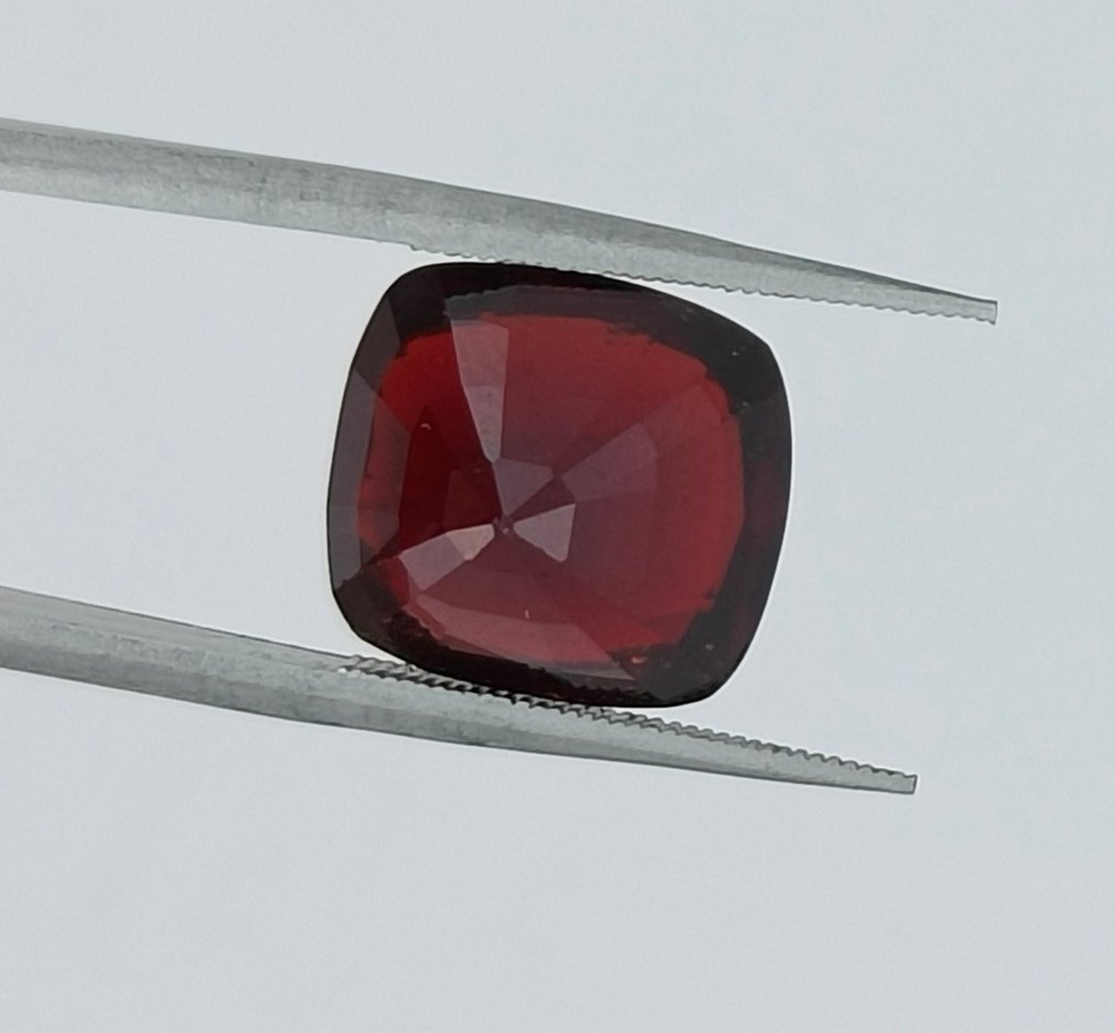 1 pcs  Piros Spinell  - 6.65 ct - Lotus Gemology #3.2