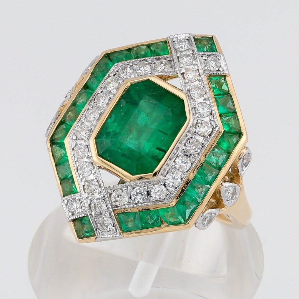[Lotus Certified] - (Emerald) 2.27 Cts - (Emerald) 0.85 Cts (24) Pcs-(Diamonds) 0.47 Cts (32) Pcs - 14 kt Tvåfärgad - Ring #1.2
