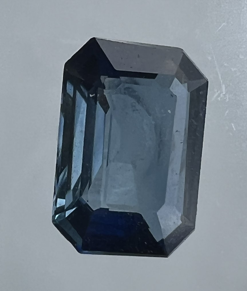 蓝色 蓝宝石  - 0.62 ct - 安特卫普宝石检测实验室（ALGT） - 深蓝色八角形切割 #1.2