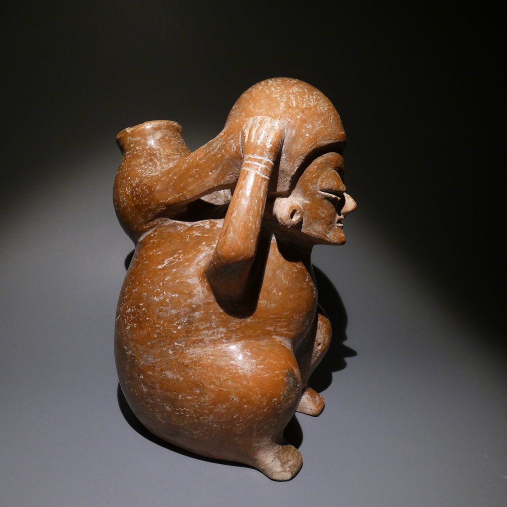 Calima, Colombia, Valle del Cauca, Terracotta Vaso con figura umana. 19 cm H. 500 - 800 d.C. Licenza di importazione spagnola. #1.2