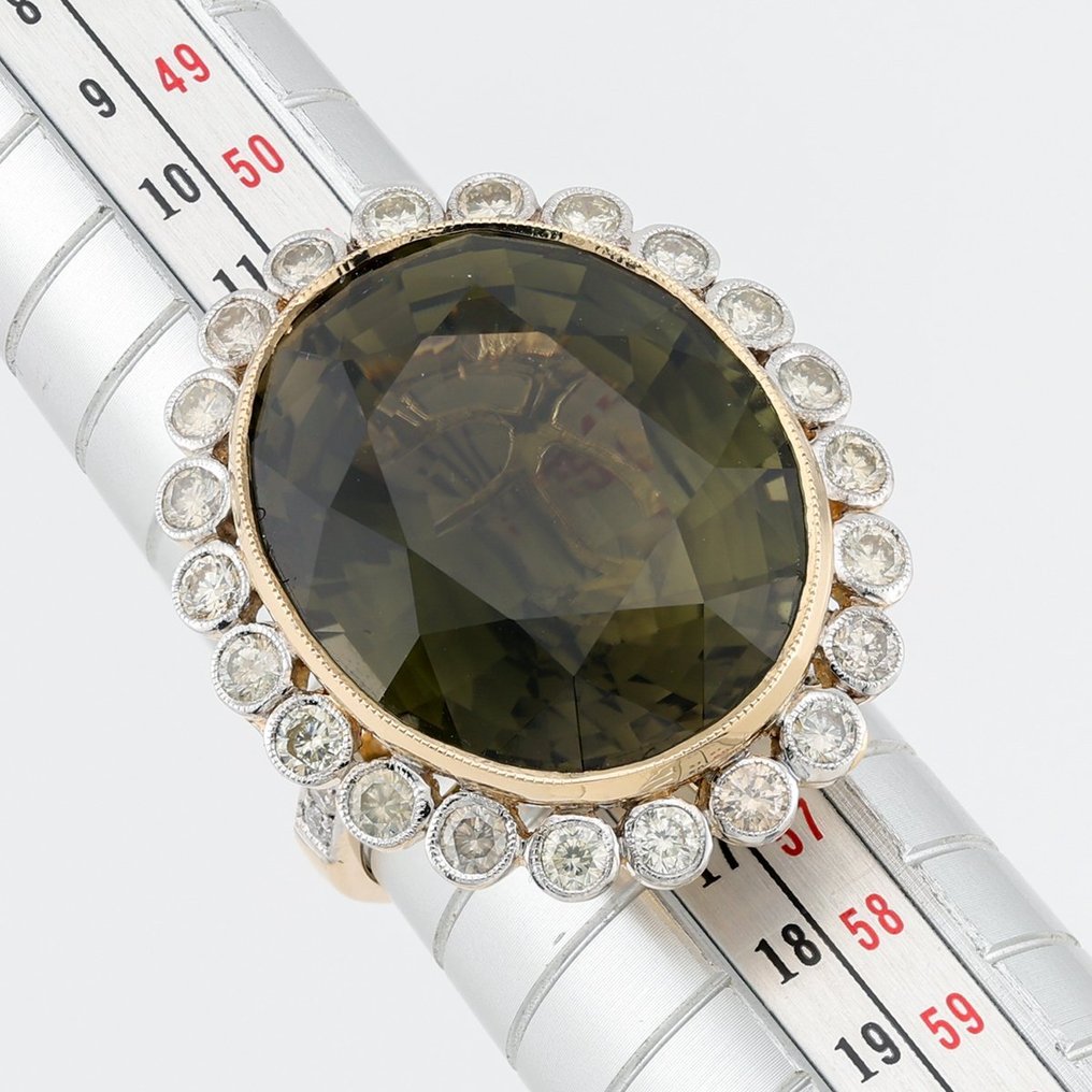 [IGI Certified] - (Green Toumaline)  27.35 Cts - (Diamond) 0.23 Cts (12) Pcs - (Diamond) 1.32 Cts - 14 kt. Bicolour - Ring #2.1