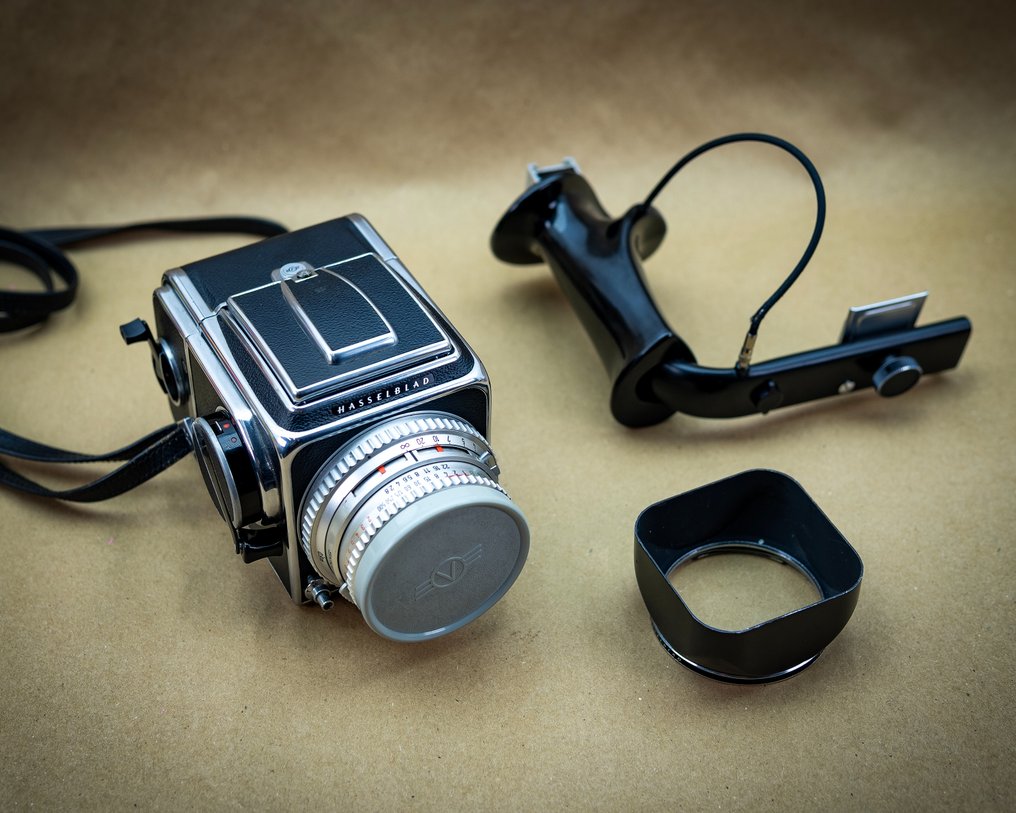 Hasselblad 500 C + Carl Zeiss Planar 80mm f/2.8 + A12 with Hard Case Middenformaatcamera #3.2