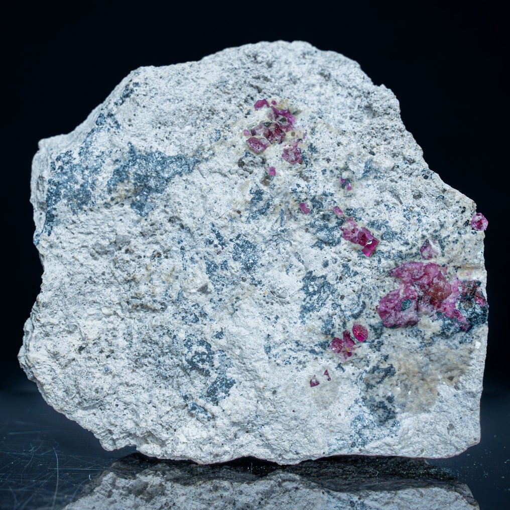 Mycket sällsynt röd Bixbit Beryl Crystal Cluster i Matrix, Utah USA 4746,35 ct- 949.27 g #2.1