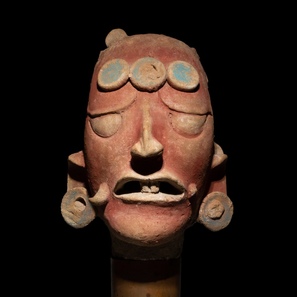 maya Terracotta Testa di una scultura. 400 - 600 AD. 19,5 cm di altezza. Licenza di esportazione spagnola. Test TL. #1.1