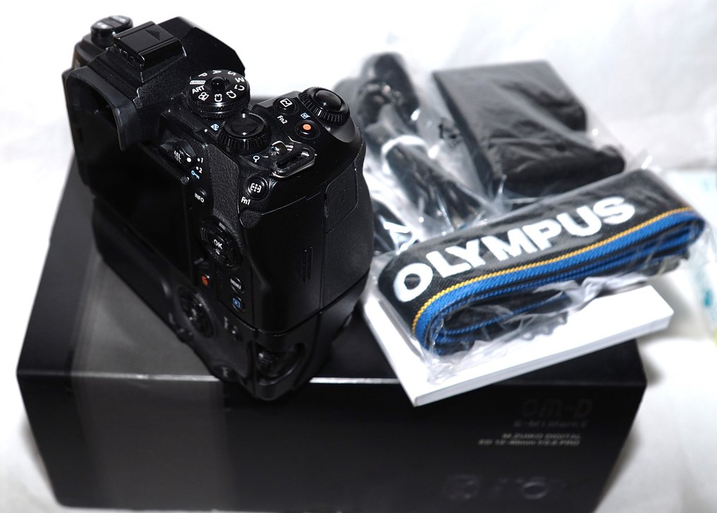 Olympus Olympus OM-D E-M1 Mark II Gehäuse (schwarz) mit original Olympus Hld-9 Batteriegriff, neuwertig. Cameră mirrorless #3.1