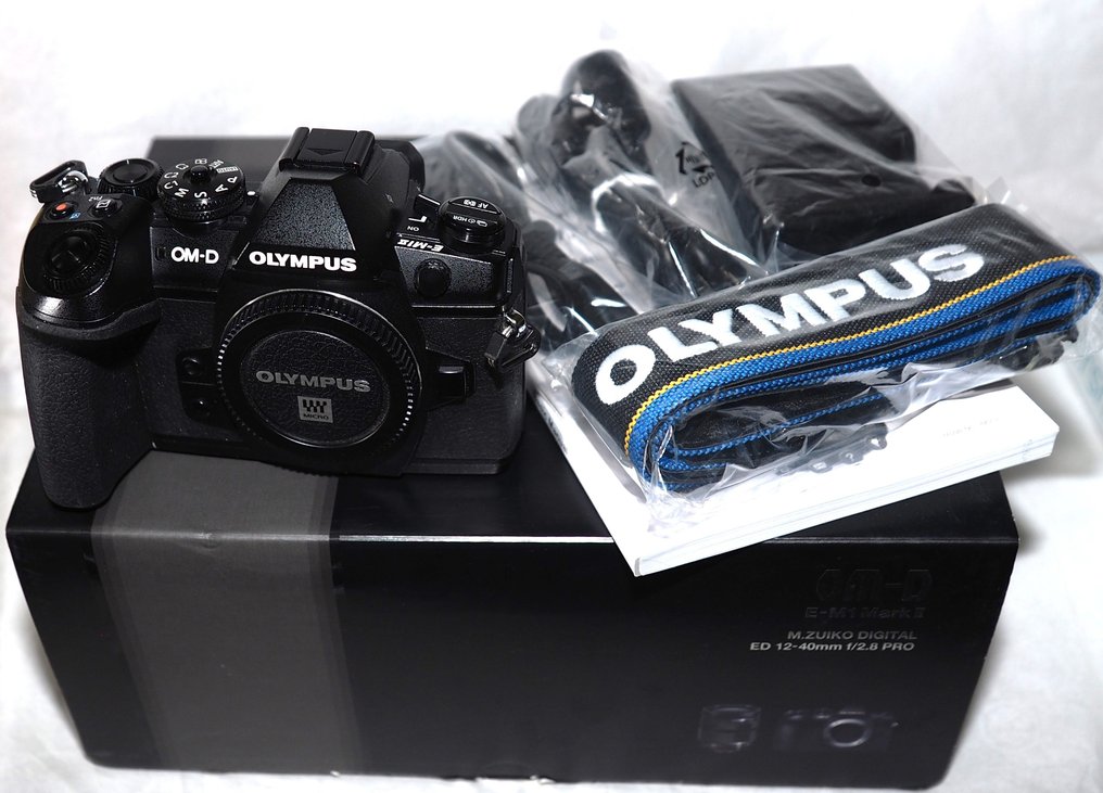 Olympus Olympus OM-D E-M1 Mark II Gehäuse (schwarz) mit original Olympus Hld-9 Batteriegriff, neuwertig. Cameră mirrorless #3.2