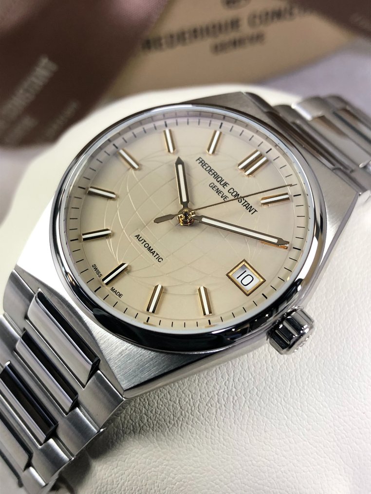 Frédérique Constant - Highlife Automatic Lady - FC-303WG2NH6B - 女士 - 2011至今 #2.1