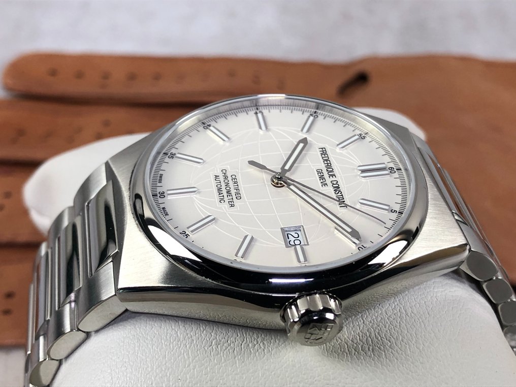 Frédérique Constant - Highlife Automatic COSC - FC-303S4NH6B - 男士 - 2011至今 #2.1