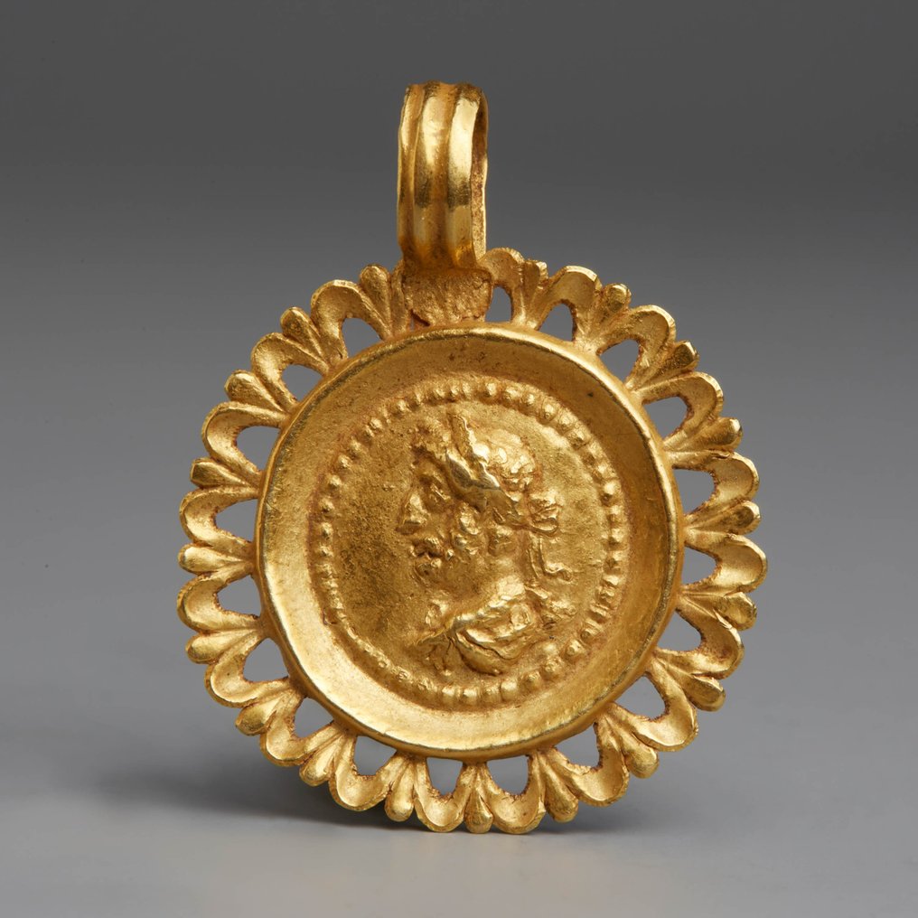 Römisches Reich Gold Anhänger mit Pseudo-Aureus. ca. 160-190 n. Chr. 3,5 cm H. Spanische Exportlizenz. #1.1