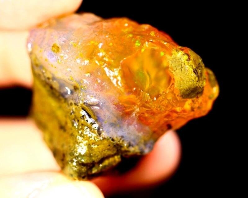 Opale de cristal éthiopienne de 122 carats Rugueuse - Hauteur : 35 mm - Largeur : 33 mm- 24.4 g #3.2