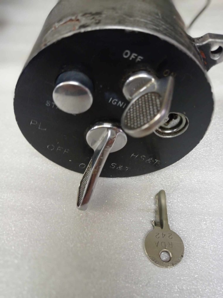 Kojelaudan instrumentti - Bentley, Rolls-Royce - Bentley MKIV or R Type Ignition switch keyed push button #2.1