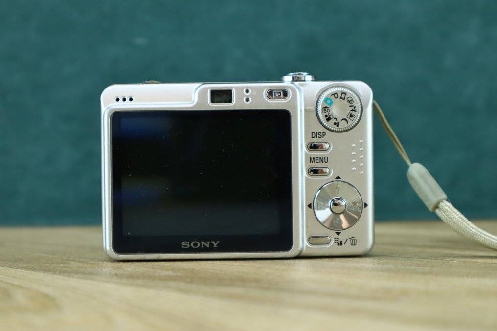 Sony Cyber-Shot DSC-W55 | Carl Zeiss Vario-Tessar 2,8-5,2/6,3-18,9mm ...