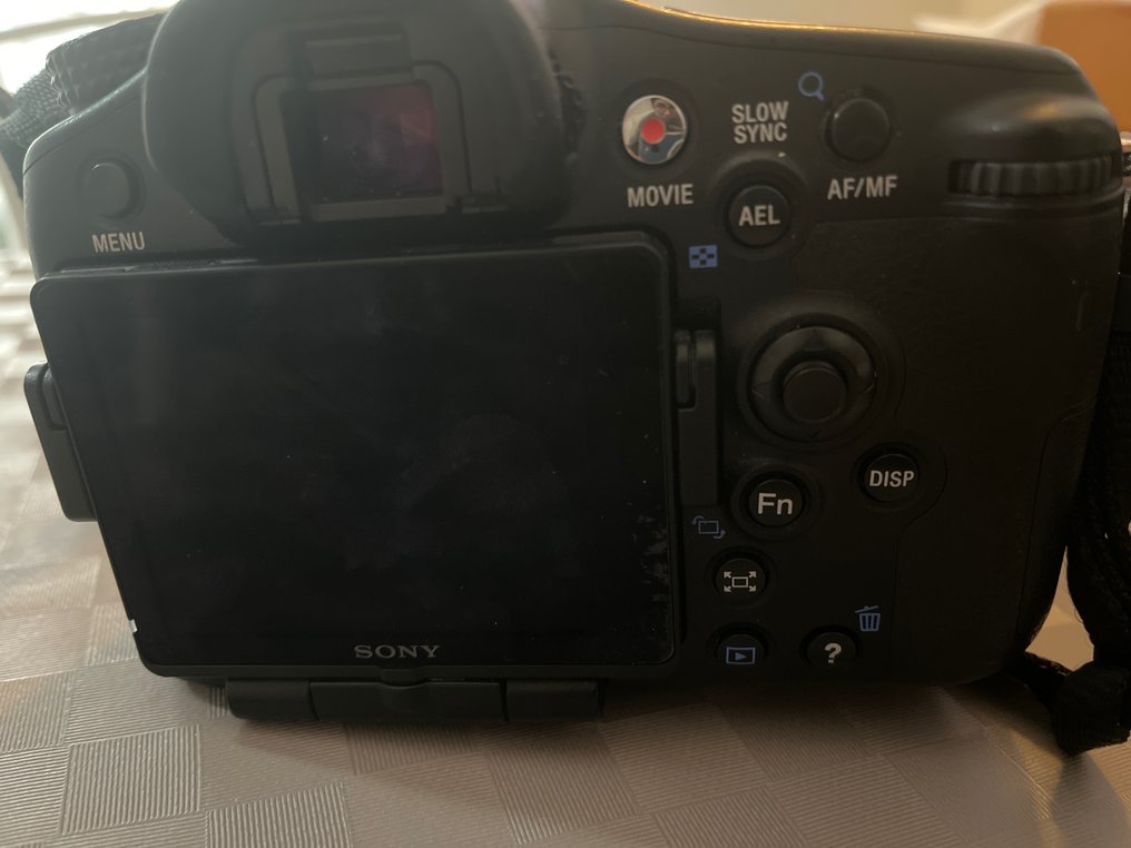 Sony Alpha 77 + DT 50mm F1.8 Digitalt SLR kamera (DSLR) #2.2