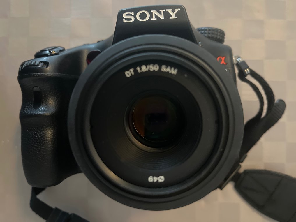 Sony Alpha 77 + DT 50mm F1.8 Cyfrowa lustrzanka jednoobiektywowa (DSLR) #1.1