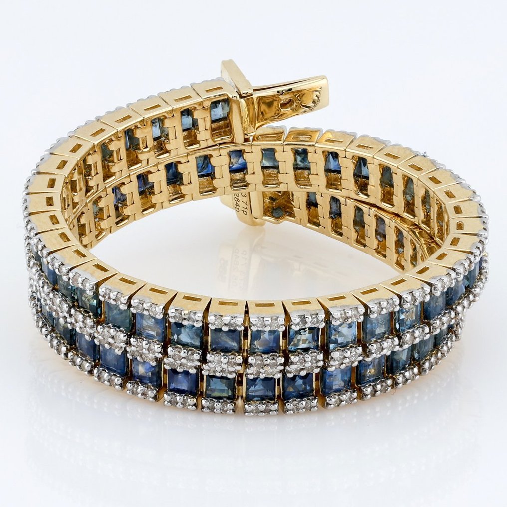 (ALGT Certified) - (Sapphire) 4.73 Cts (71) Pcs - (Diamond) 1.05Cts (284) Pcs - 14 carats Bicolore - Bracelet #1.1