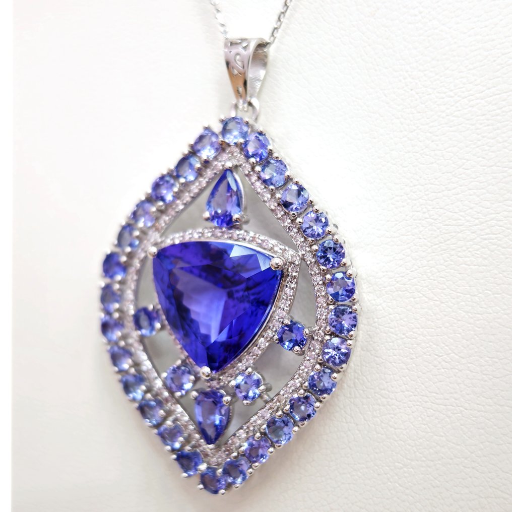 15.74 ct Blue Tanzanite & 0.66 Fancy Pink Diamond Pendant Necklace - 10.49 gr - Halskette mit Anhänger - 14 kt Weißgold Tansanit - Diamant #1.2