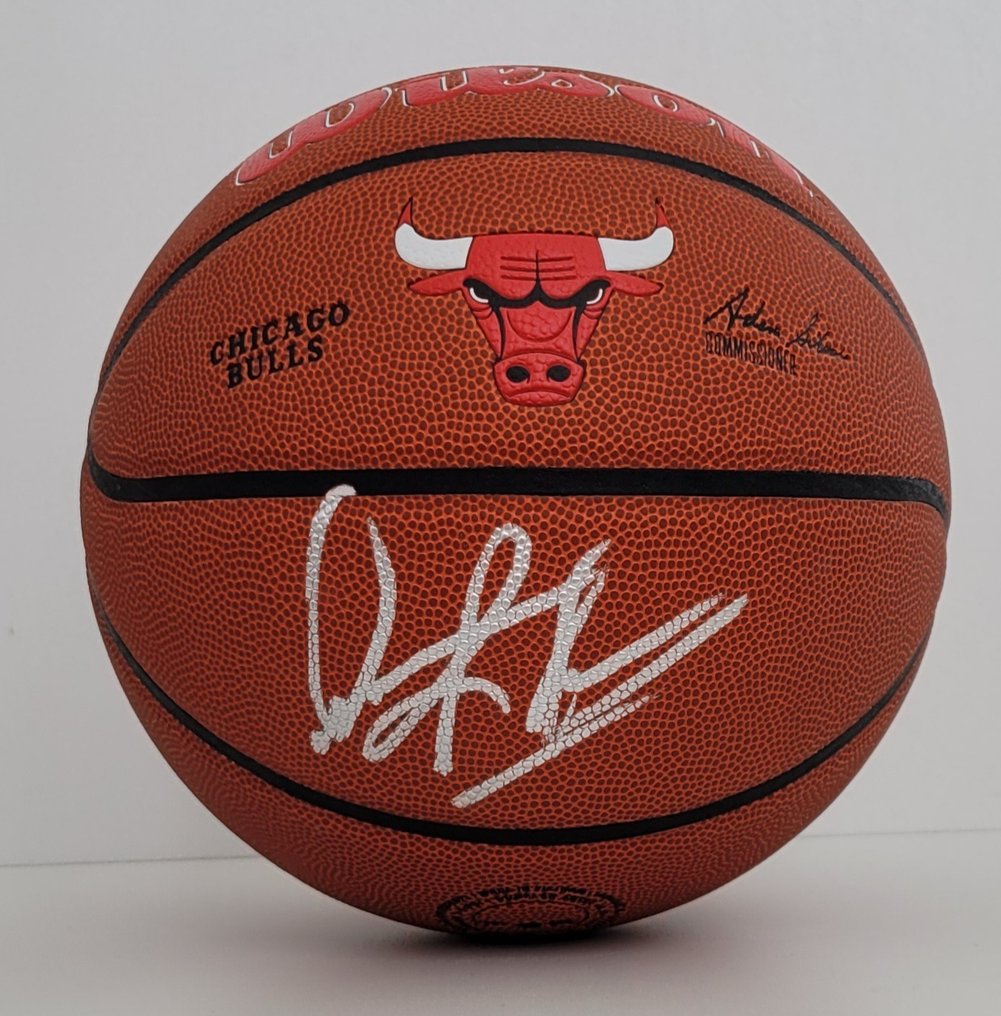 Chicago Bulls - Dennis Rodman Basketball - ball, Αυτόγραφο με τον Beckett COA  #3.1