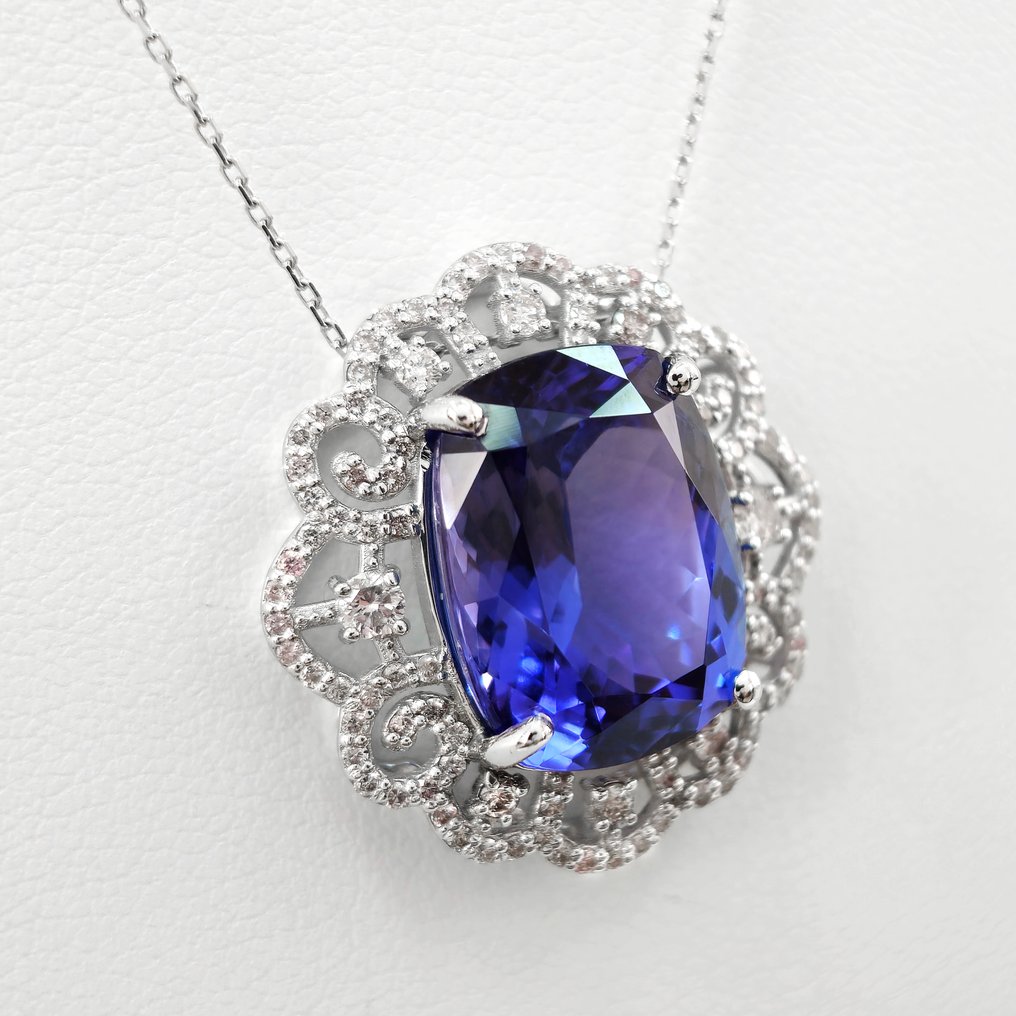 Necklace with pendant - 14 kt. White gold Tanzanite - Diamond #2.1