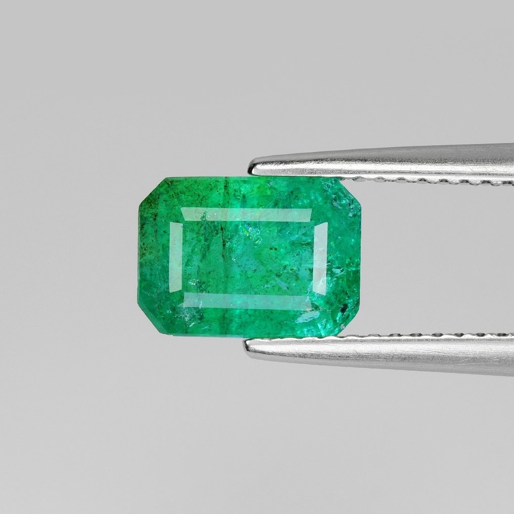 No Reserve Price Green Emerald  - 2.07 ct - International Gemological Institute (IGI) #1.1