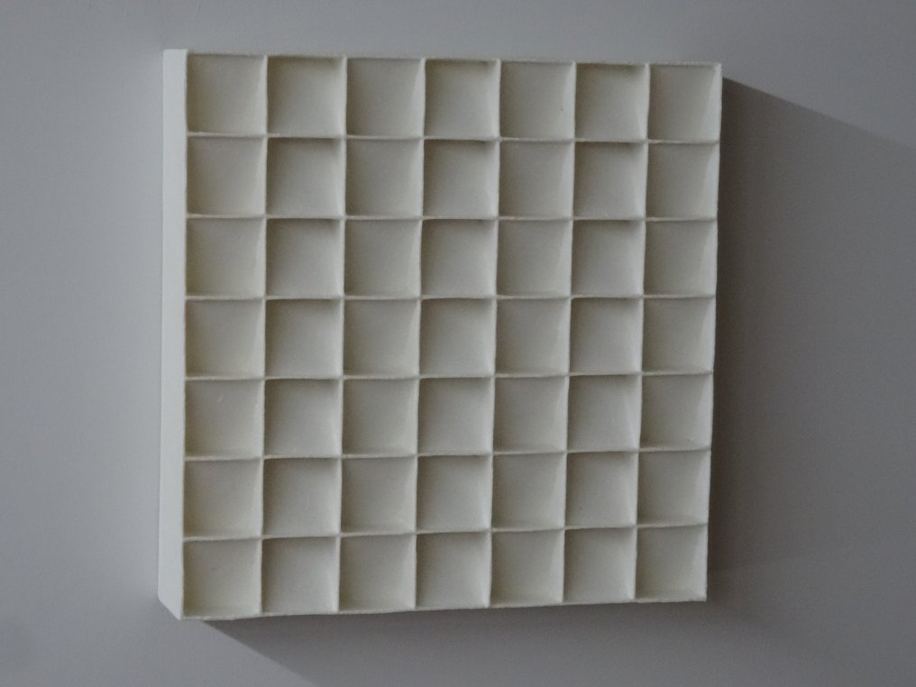 Hans Meeuwsen - 2024 - 20 minimalistisch wandrelief #2.2