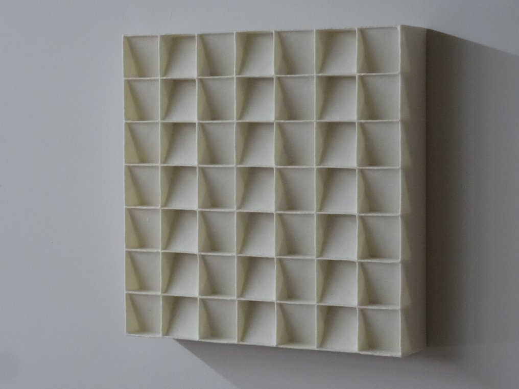Hans Meeuwsen - 2024 - 20 minimalistisch wandrelief #1.1