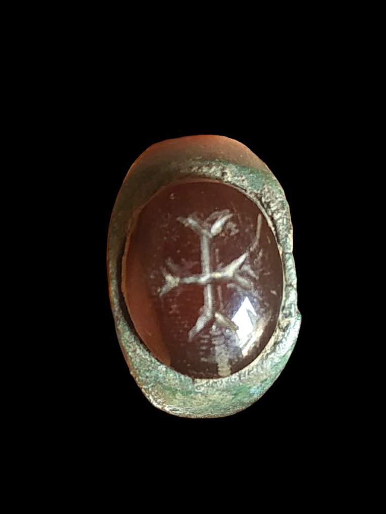 byzantin Bague en bronze avec pierre précieuse, croix extrêmement rare et plus dans cette conversation Bague  (Sans Prix de Réserve) #1.1