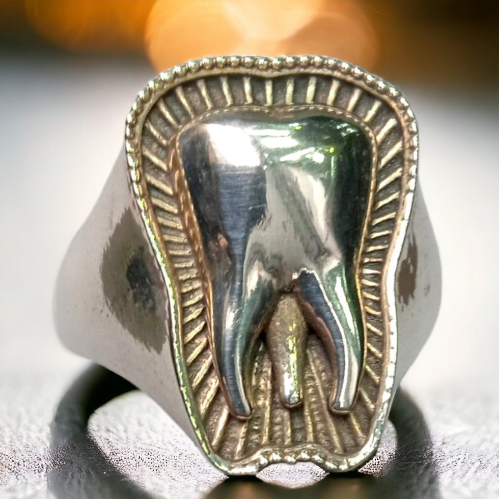 Anello dente in argento 925  - Diorama #1.1