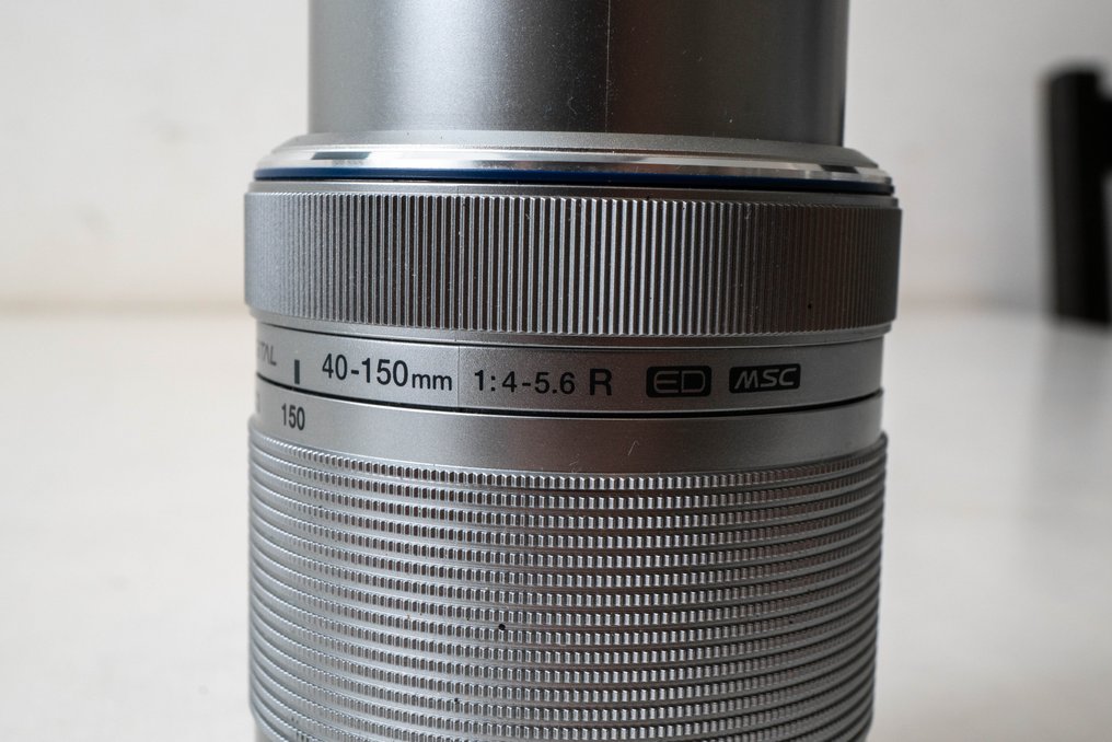 Olympus M.Zuiko Digital ED 40-150mm F/4.0-5.6R ED silver Obiettivo zoom #2.1