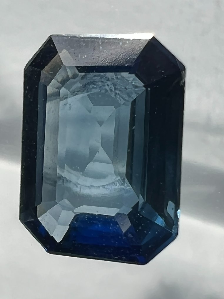 蓝色 蓝宝石  - 0.62 ct - 安特卫普宝石检测实验室（ALGT） - 深蓝色八角形切割 #1.1