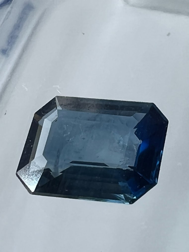 蓝色 蓝宝石  - 0.62 ct - 安特卫普宝石检测实验室（ALGT） - 深蓝色八角形切割 #2.1